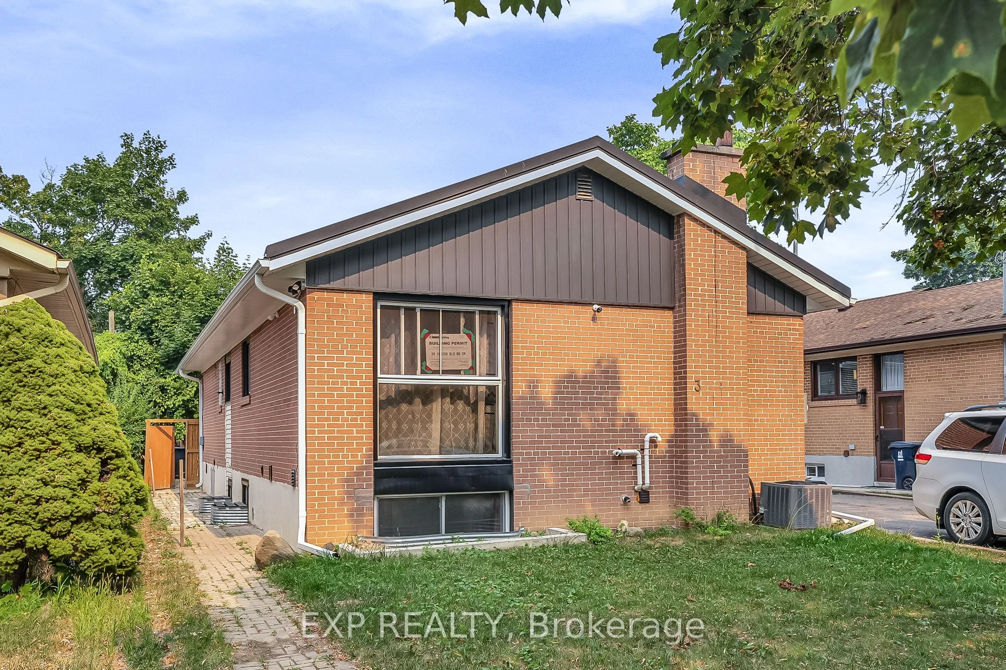 3 Bankfield Drive RM2, Toronto W10, ON M9V 2P5