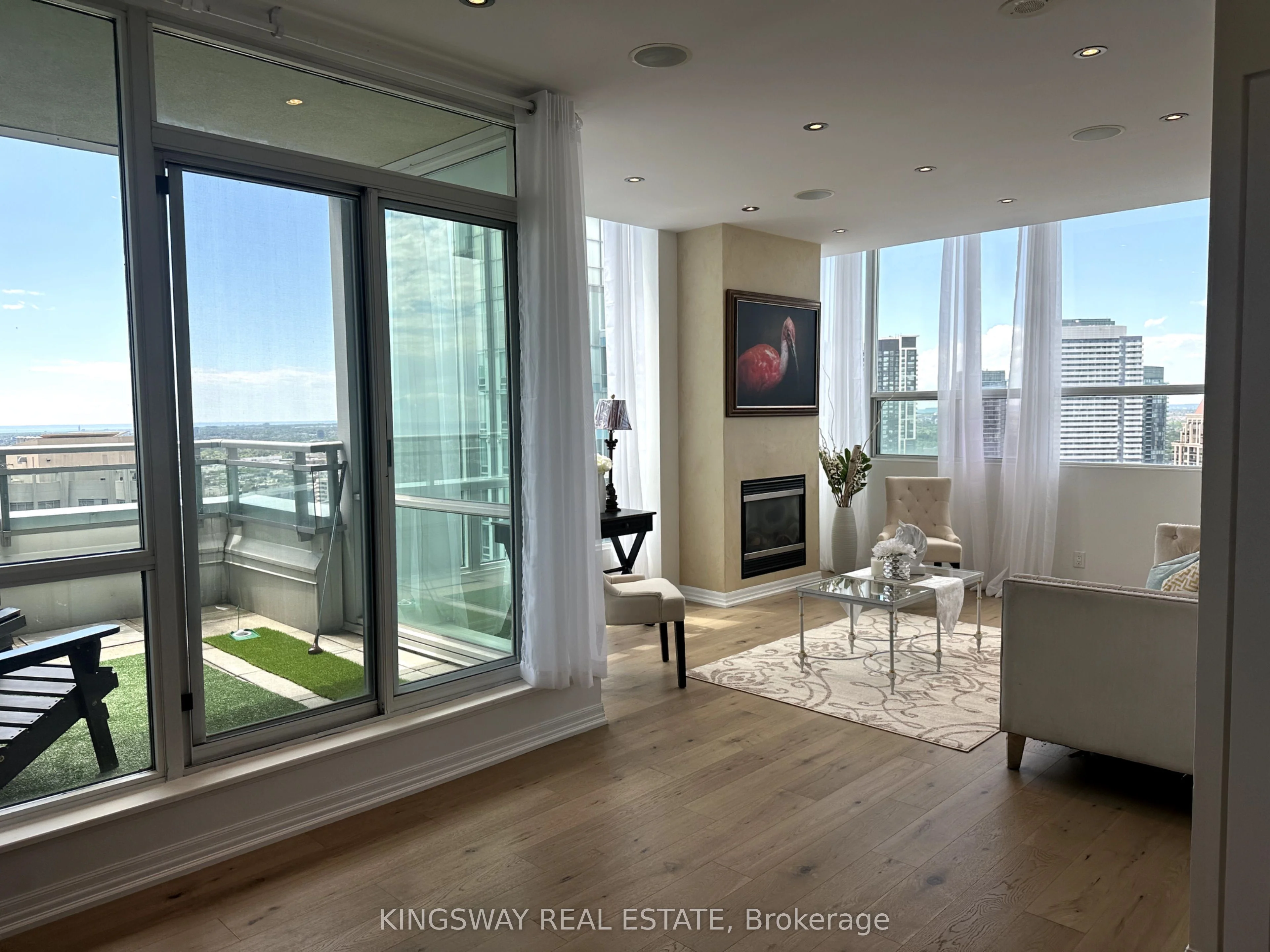 220 Burnhamthorpe Road 3404, Mississauga, ON L5B 3Y5