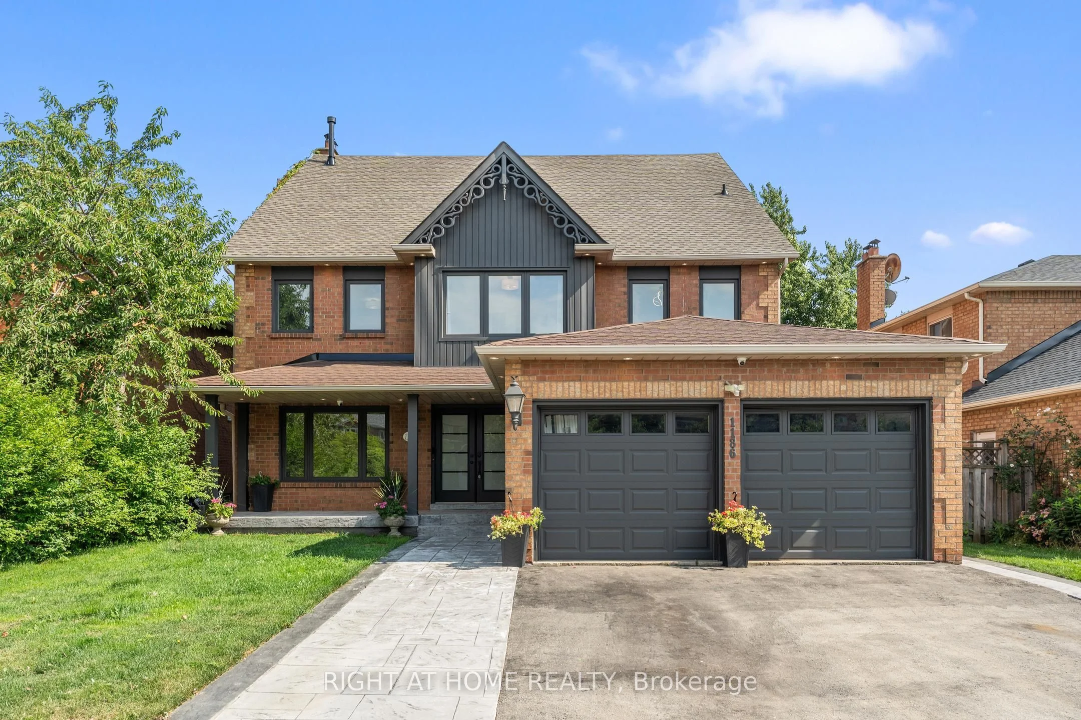 Detached in Oakville