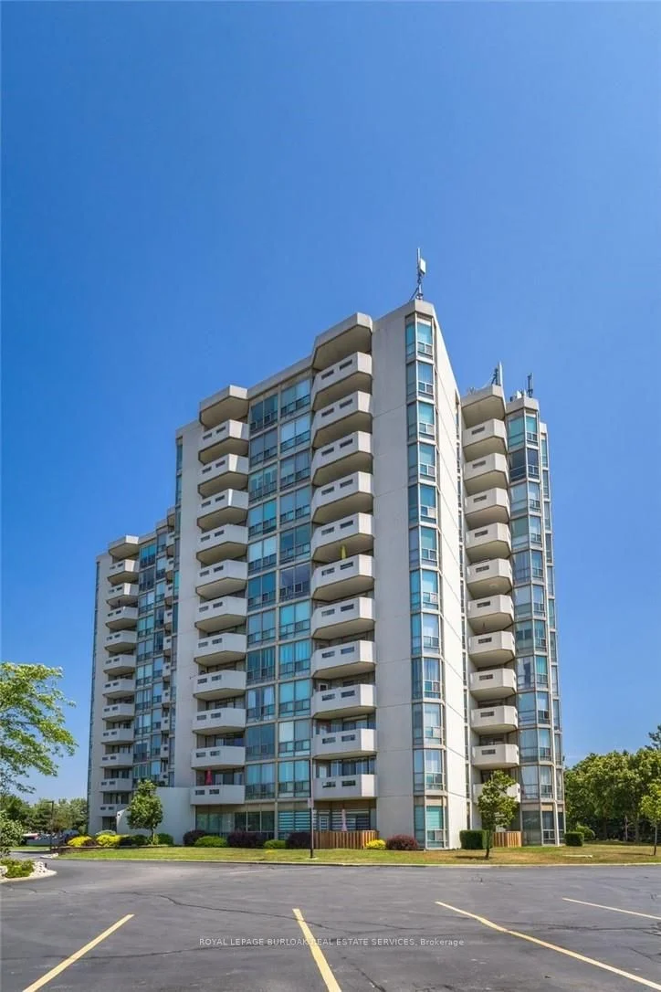 5070 Pinedale Avenue 101, Burlington, ON L7L 5V6