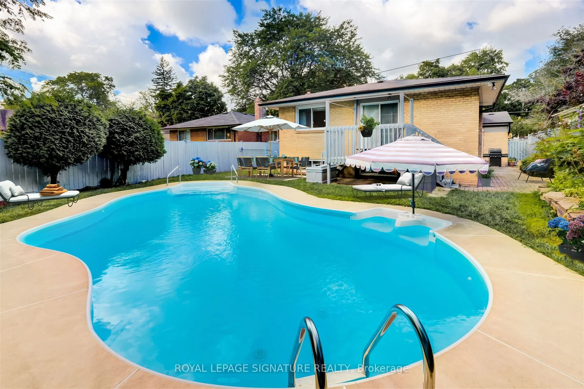 3157 The Credit Woodlands , Mississauga, ON L5C 2J2