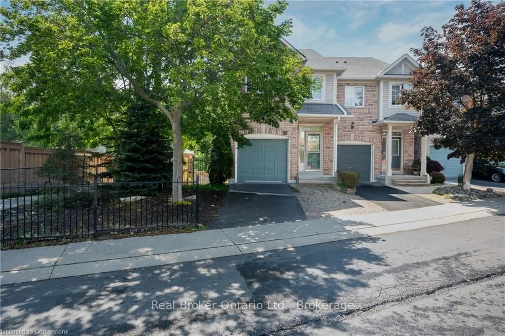 Condo Townhouse in Burlington