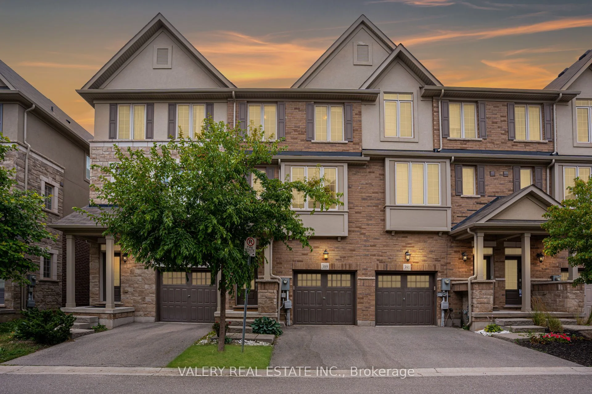 Att/Row/Townhouse in Oakville