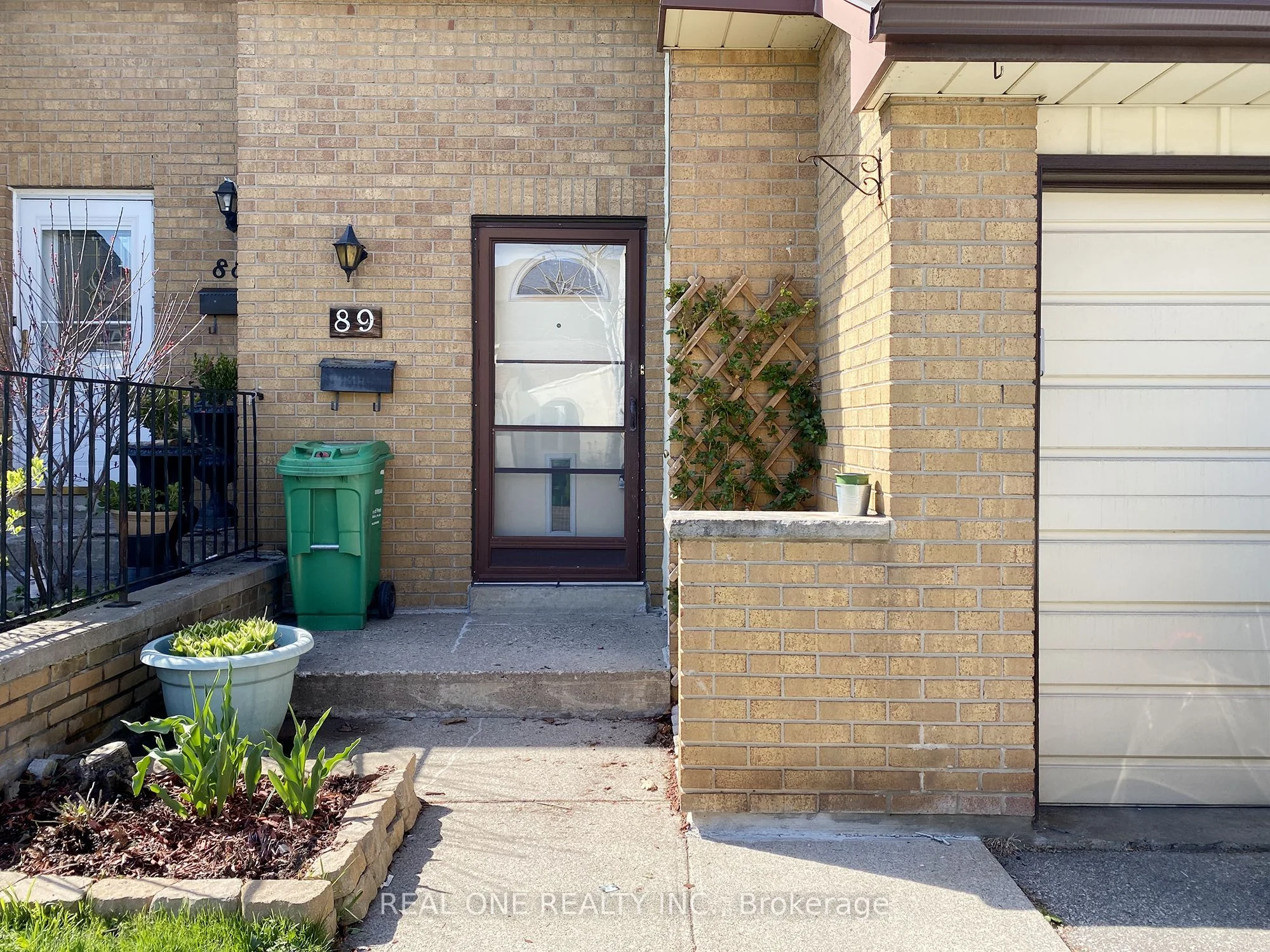 41 Mississauga Valley Boulevard 89, Mississauga, ON L5A 3N5