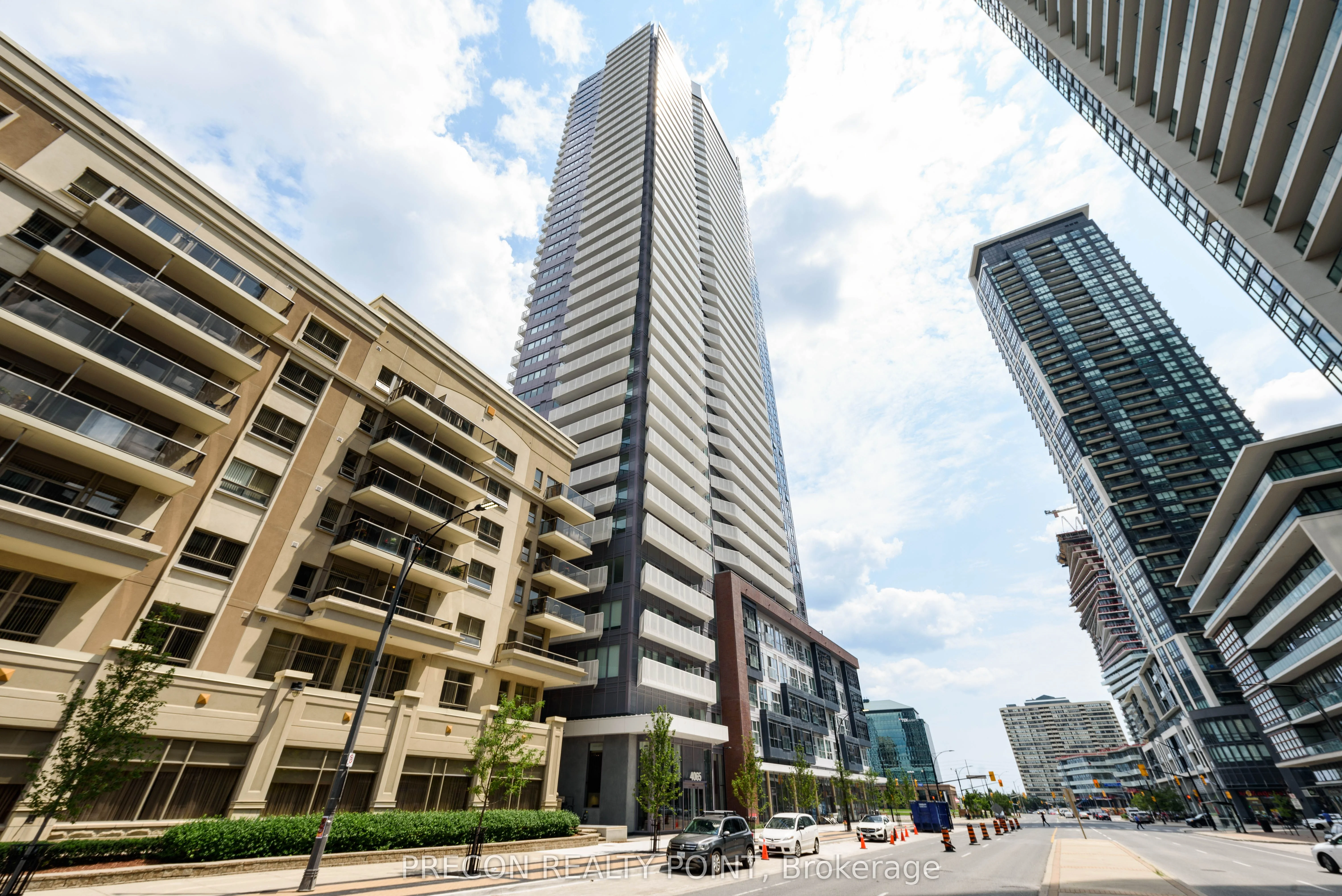 4065 Confederation Parkway 4004, Mississauga, ON L5B 0L4