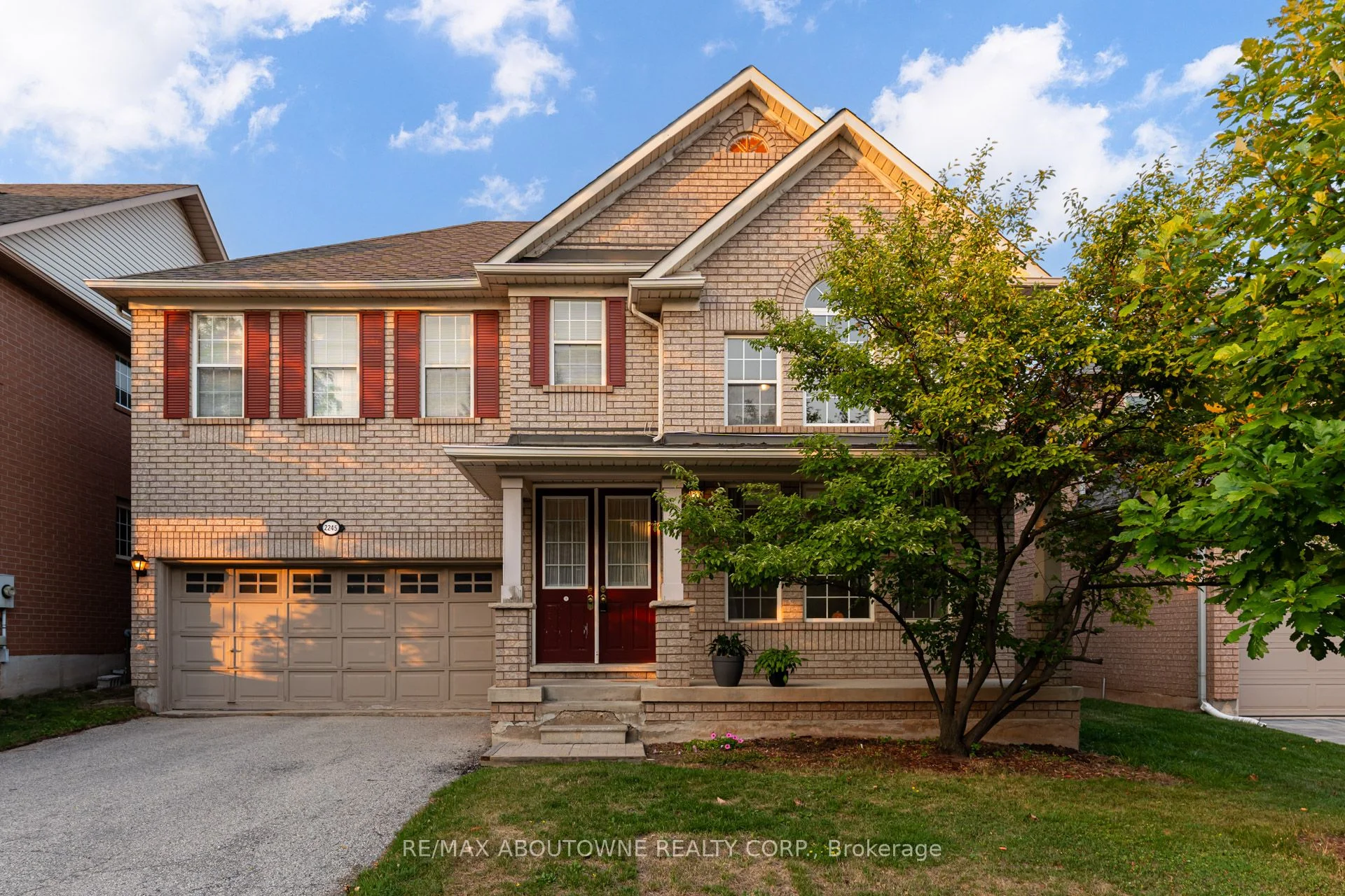 2245 RIVERDALE Place, Oakville, ON L6M 3X8