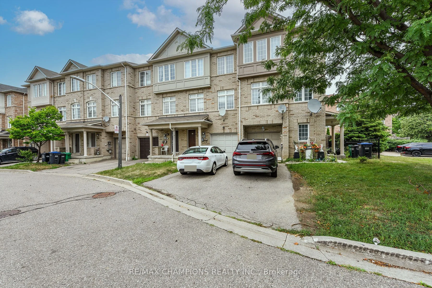 7035 Rexwood Road 245, Mississauga, ON L4T 4M9