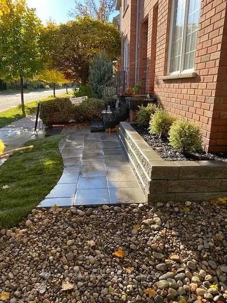 219 ROXTON Road, Oakville, ON L6H 6M9