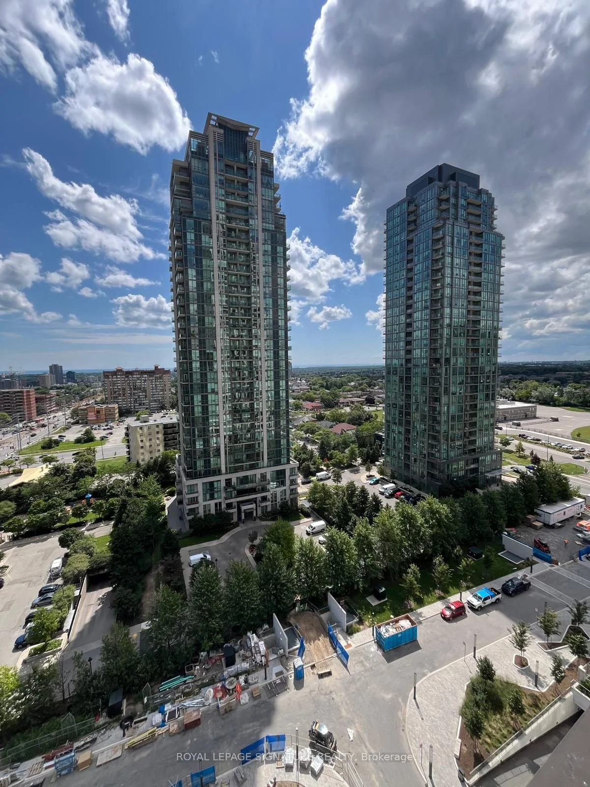 30 Elm Drive 1007, Mississauga, ON L5B 0N6