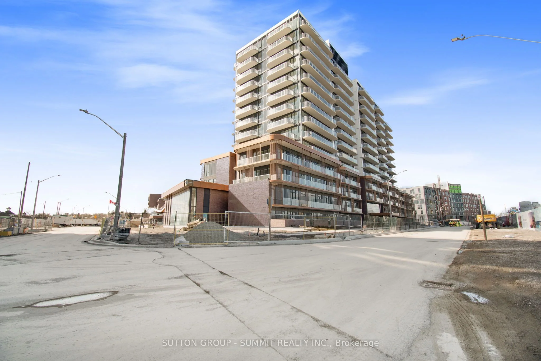 220 MISSINNIHE Way 1010, Mississauga, ON L5H 1G5