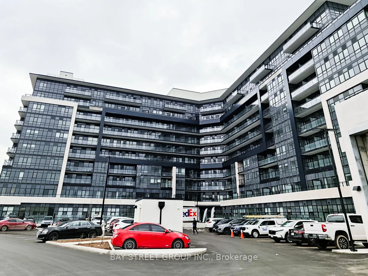 395 Dundas Street W 827, Oakville, ON L6M 5R8