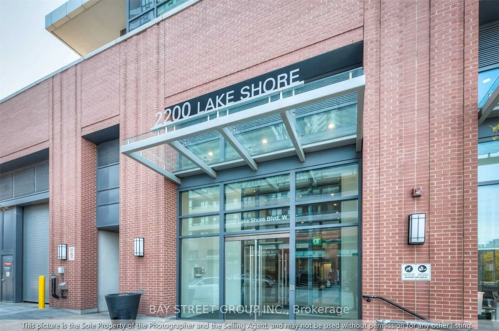 2200 Lakeshore Boulevard W 2607, Toronto W06, ON M8V 1A4