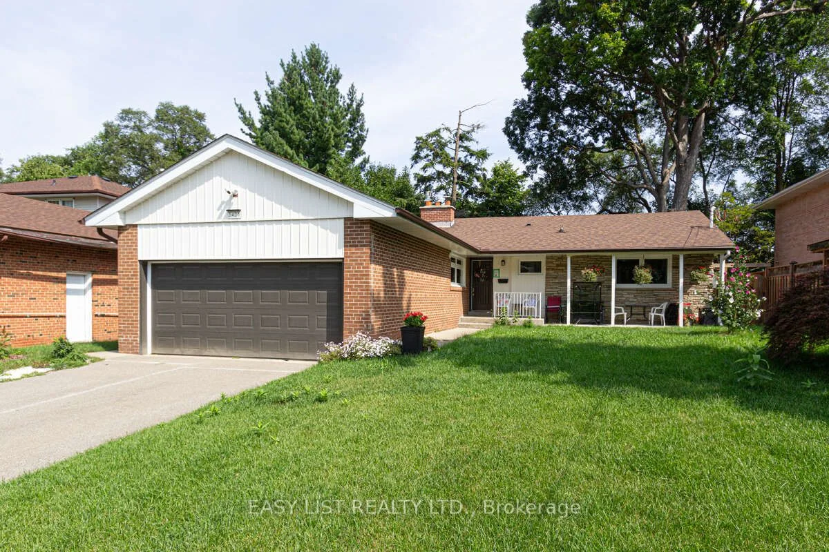 3438 Enniskillen Circle, Mississauga, ON L5C 2N1