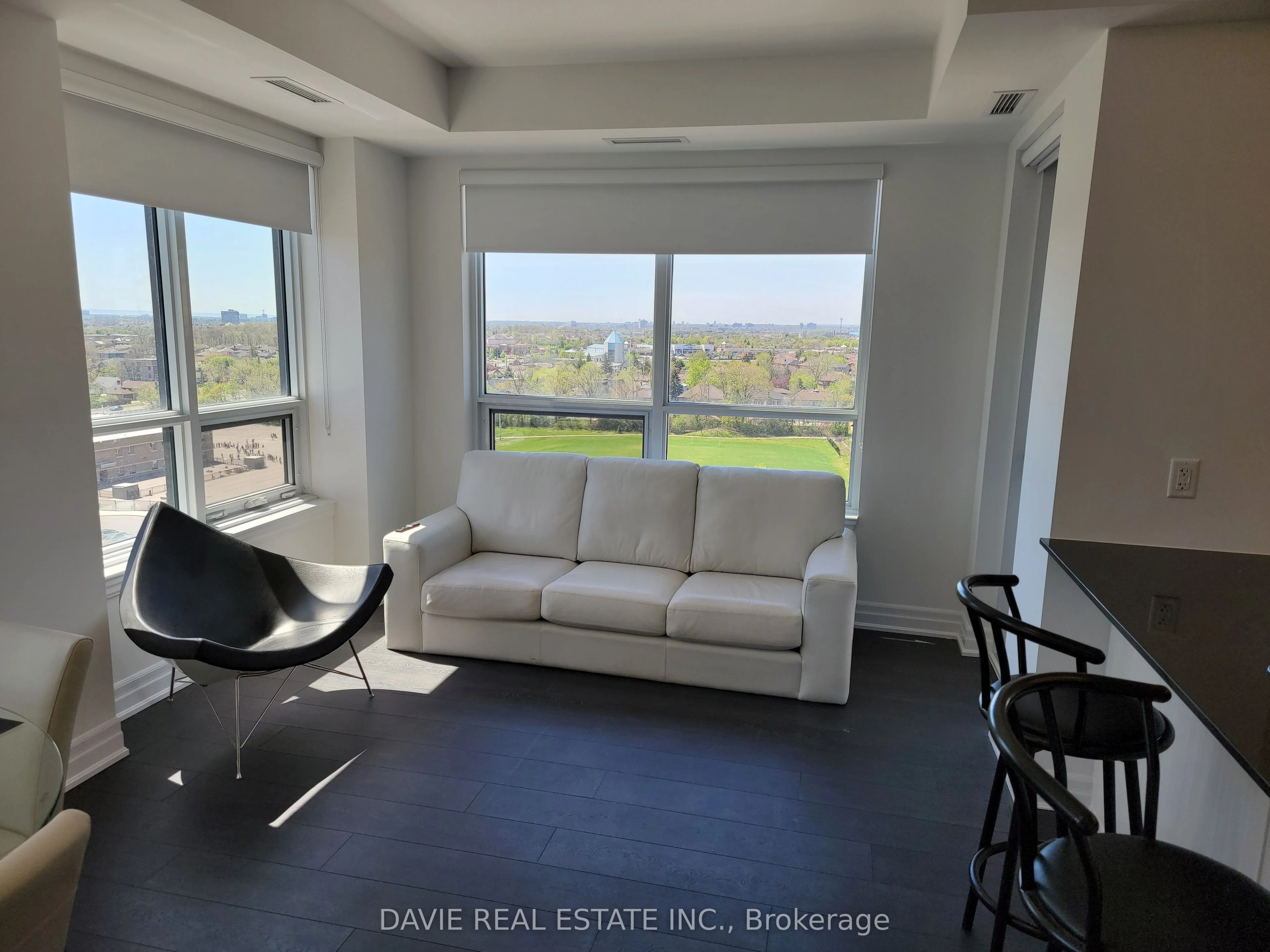 36 Elm Drive W 1207, Mississauga, ON L5B 0N3