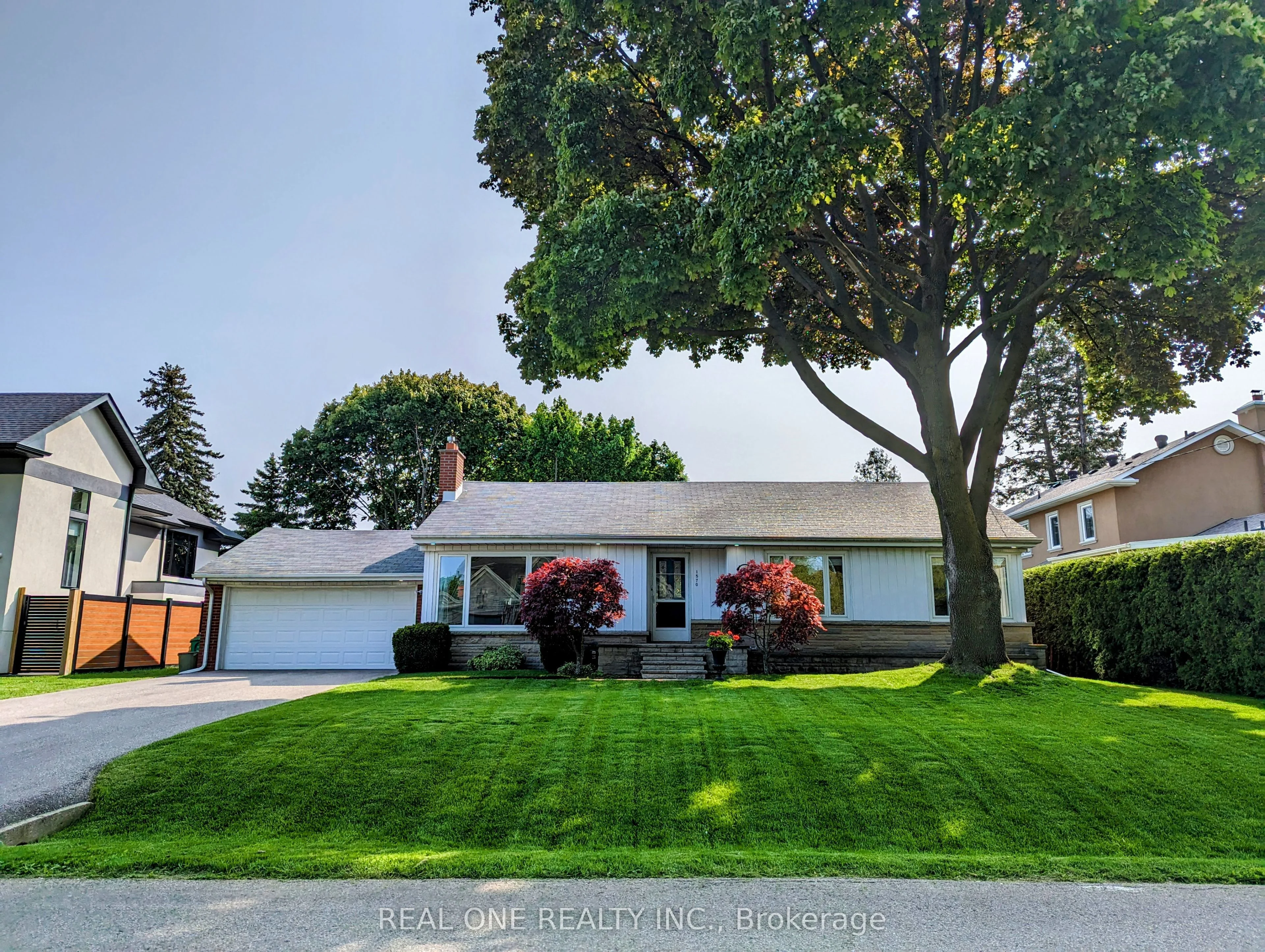1570 Park Royale Boulevard, Mississauga, On L5e 2z4
