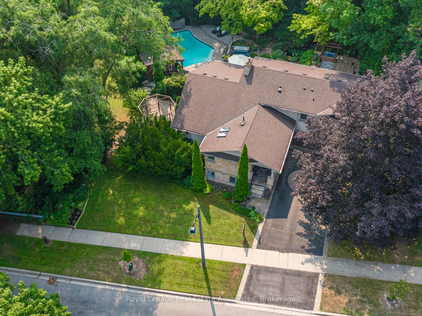 1046 Springhill Drive, Mississauga, ON L5H 1M9