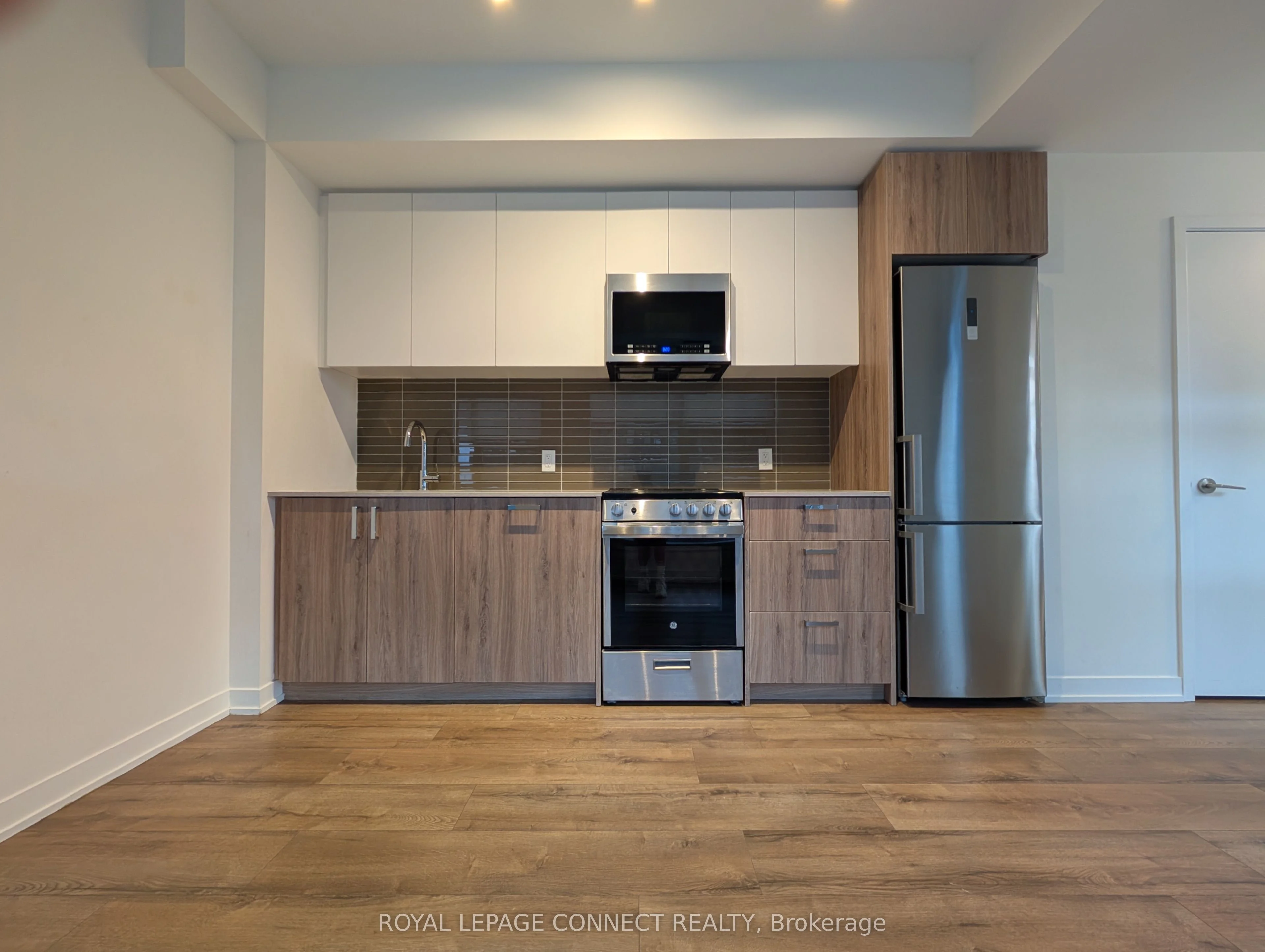1787 St. Clair Avenue W 711, Toronto W03, ON M6N 1J6