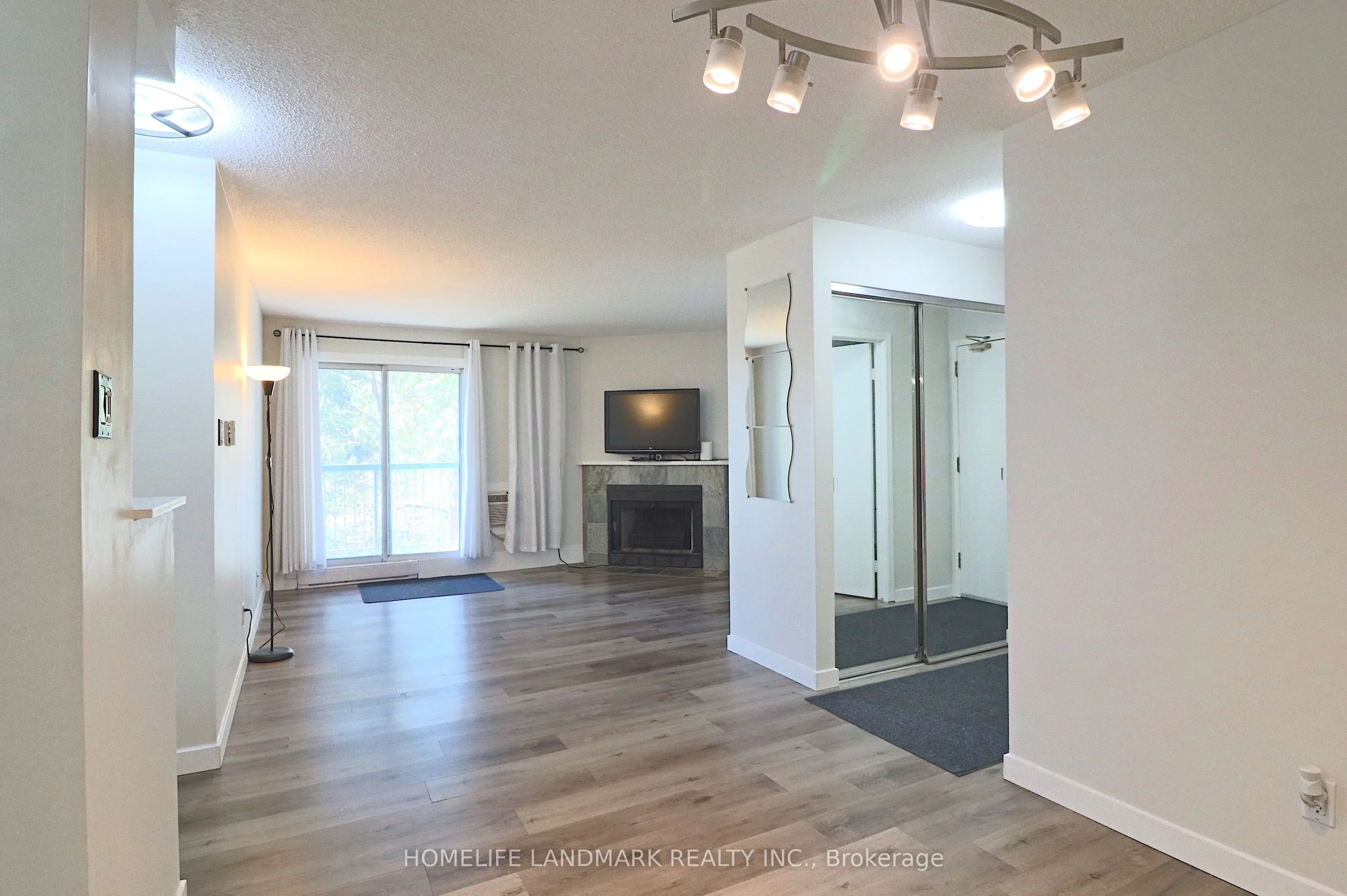 95 Trailwood Drive 821, Mississauga, ON L4Z 3L2