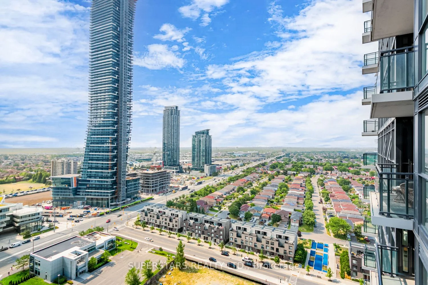 4065 Brickstone Mews 2102, Mississauga, ON L5B 0G3
