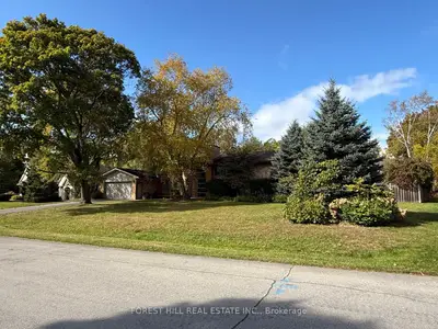 Detached in Oakville