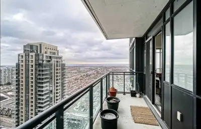 Condo Apartment in Mississauga