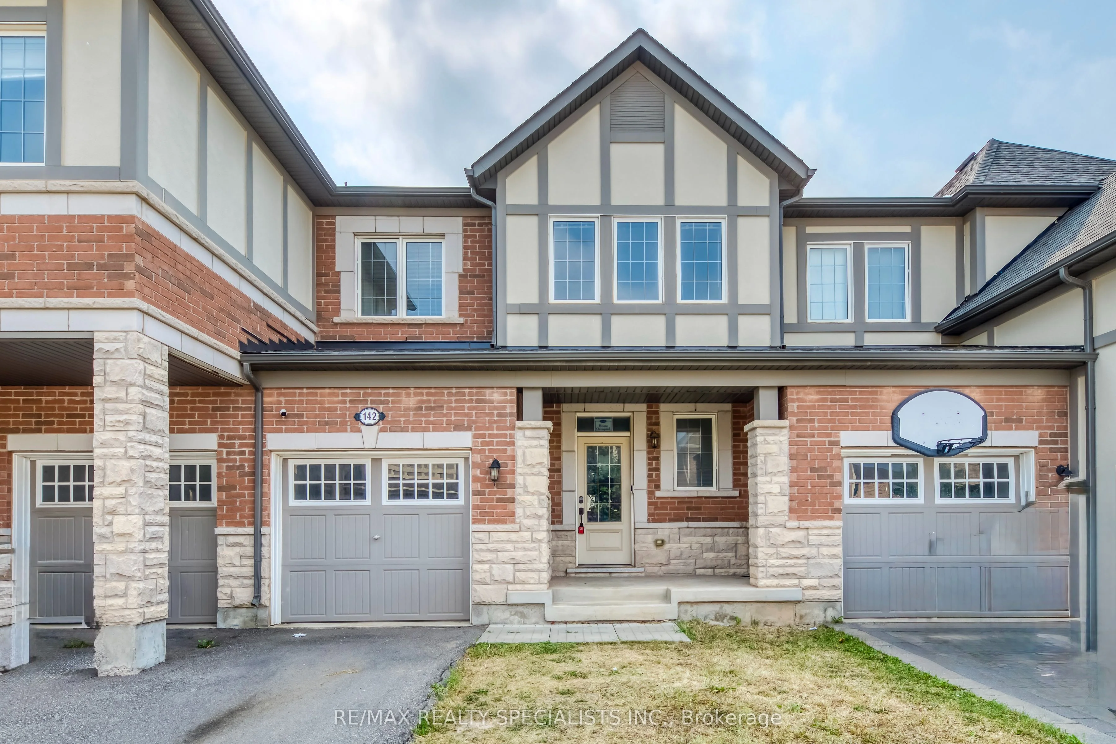 142 Beaveridge Avenue, Oakville, ON L6H 0M6