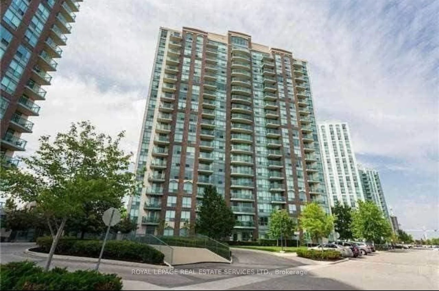 4889 Kimbermount Avenue 911, Mississauga, ON L5M 7R9