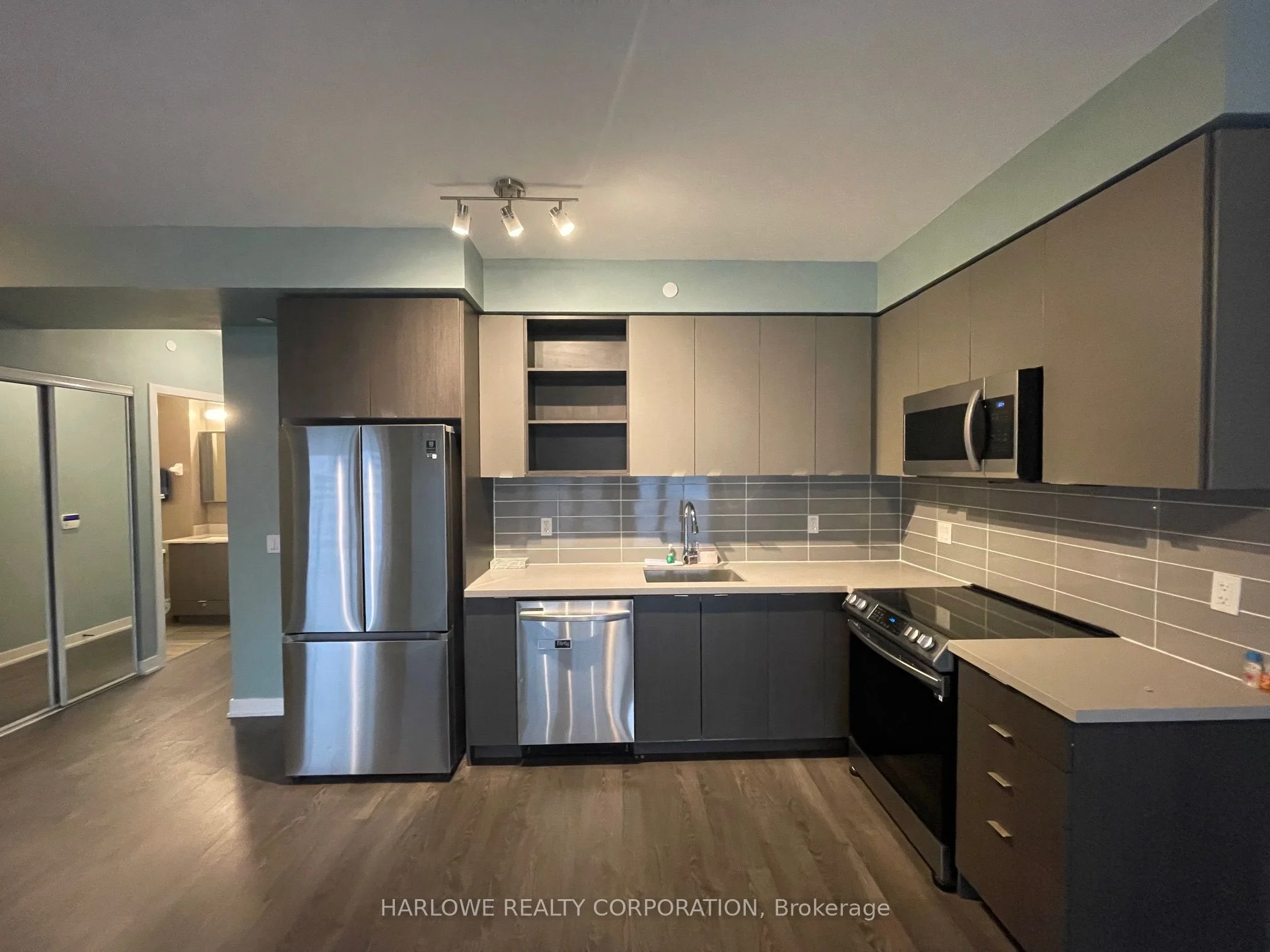 4675 Metcalfe Avenue 1009, Mississauga, ON L5M 0Z8
