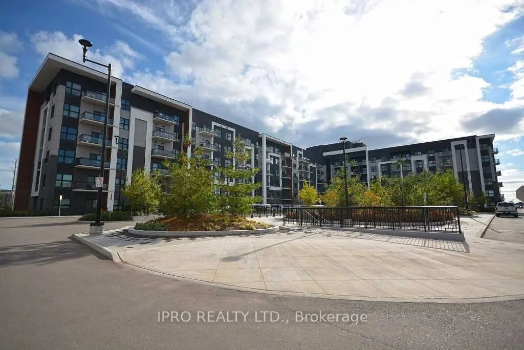 128 Grovewood Common Court 213, Oakville, ON L6H 0X3
