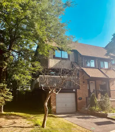Condo Townhouse in Mississauga