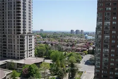Co-op Apartment in Mississauga