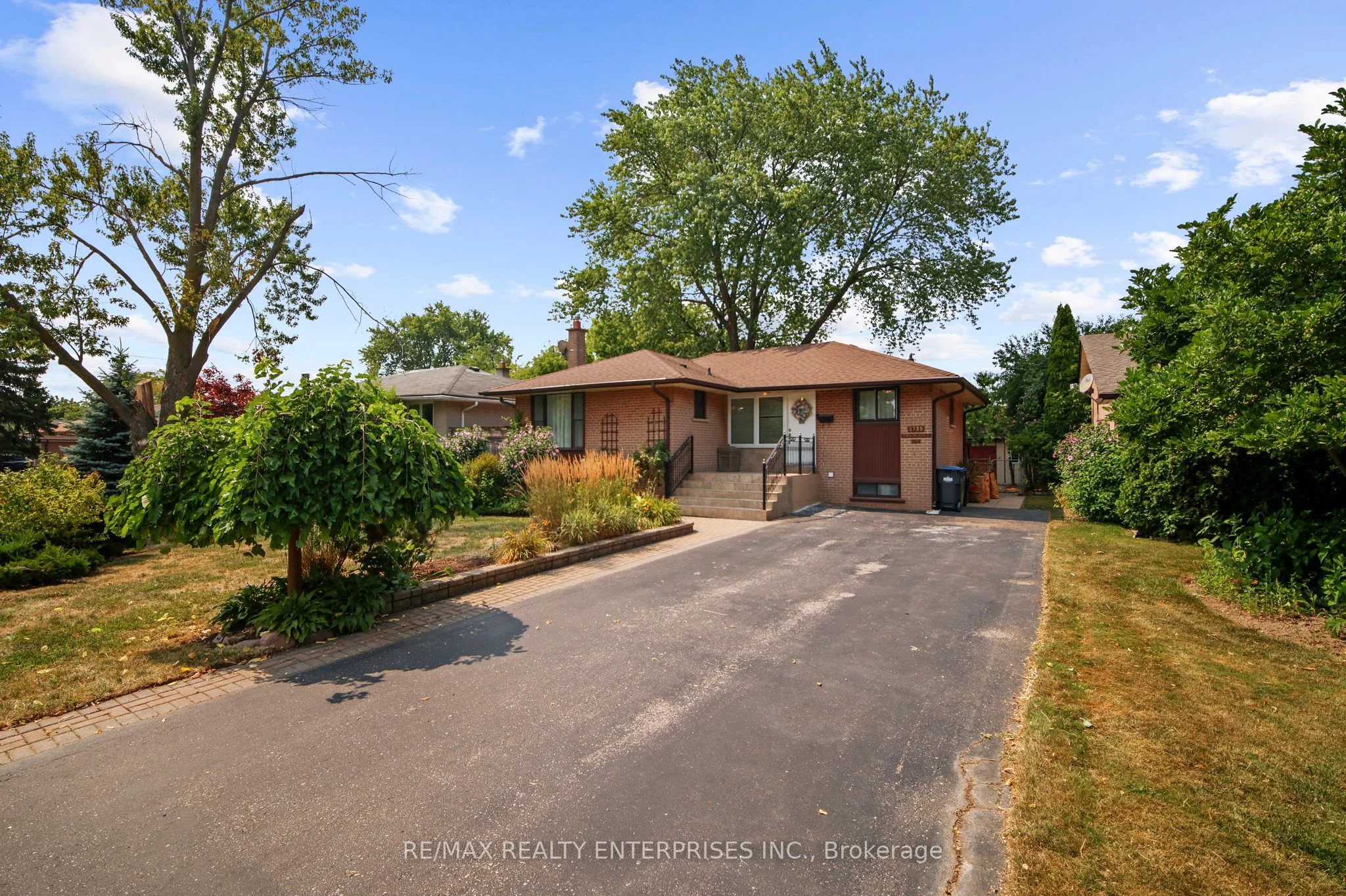 2739 Truscott Drive, Mississauga, ON L5J 2B8
