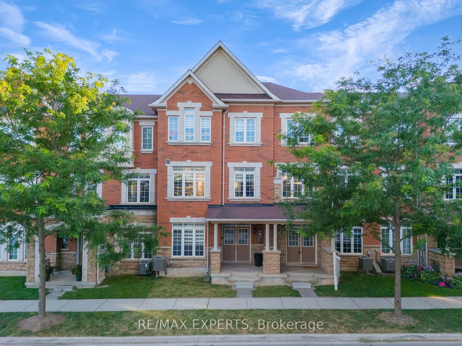 3044 Eberly Woods Drive, Oakville, ON L6M 0T5