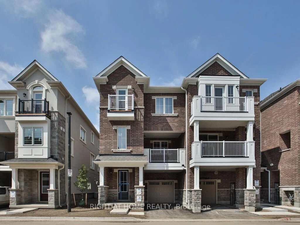 Att/Row/Townhouse in Milton