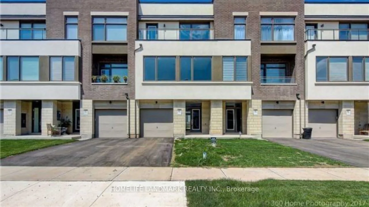 302 Squire Crescent, Oakville, ON L6H 0L7