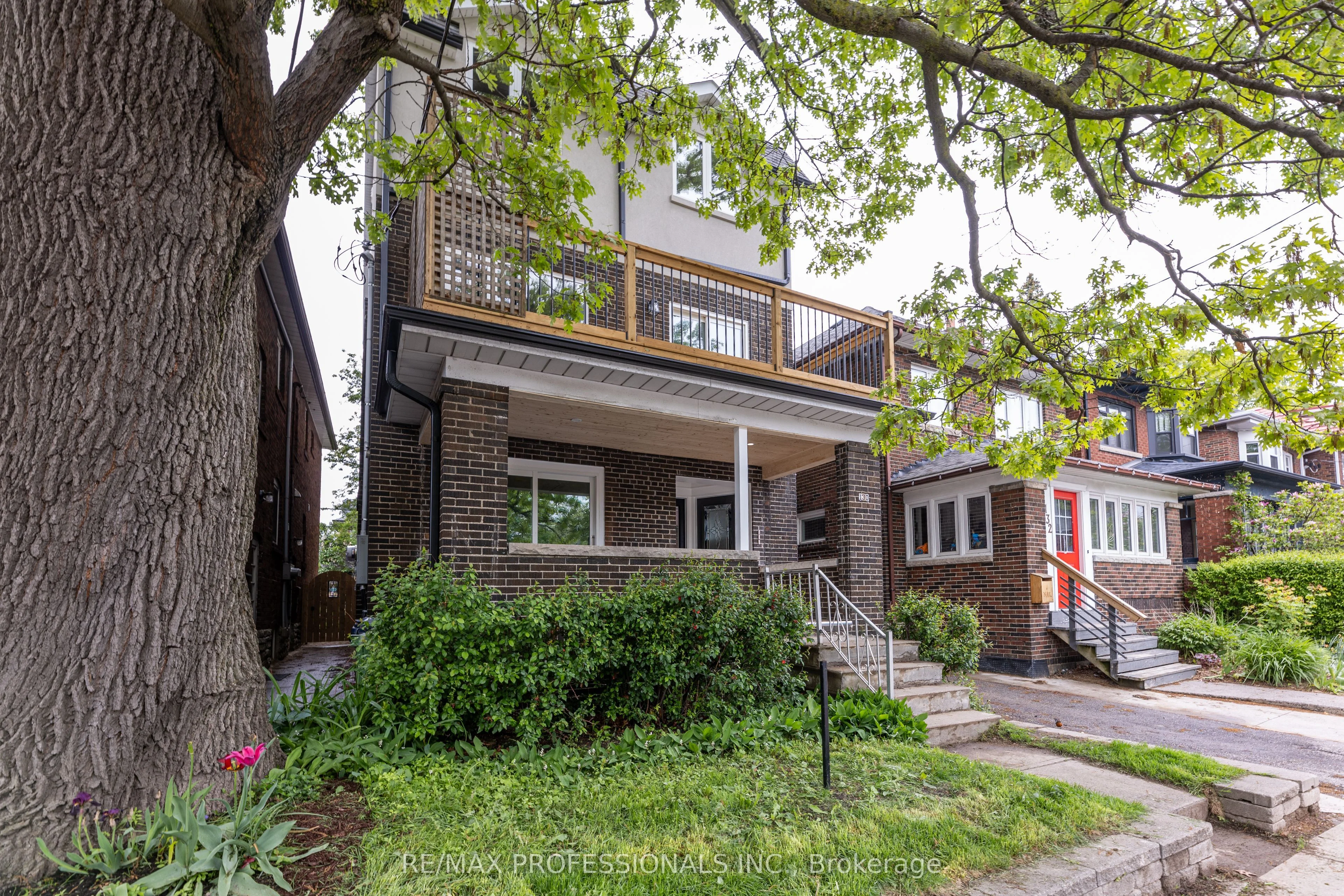130 Jane Street B, Toronto W02, ON M6S 3Y6