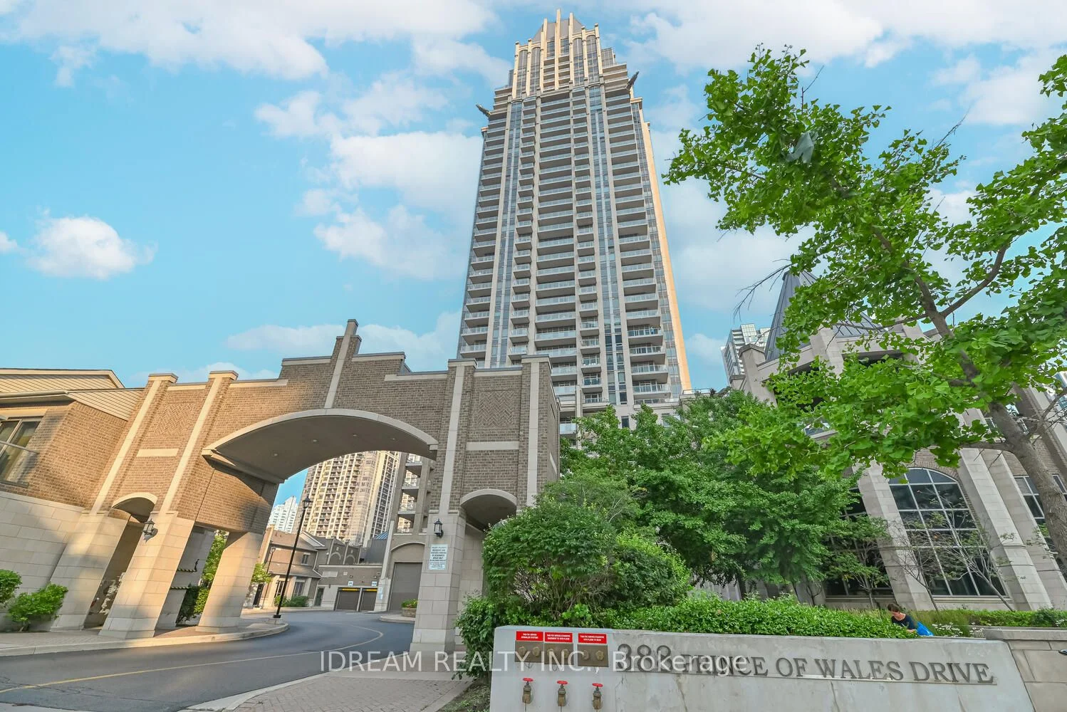 Condo Apartment in Mississauga