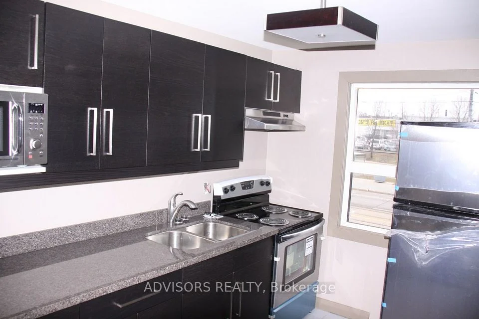 3717 Lakeshore Boulevard W 1, Toronto W06, ON M8W 1P8