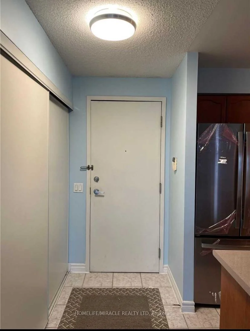 55 Strathaven Drive 915, Mississauga, ON L5R 4G9