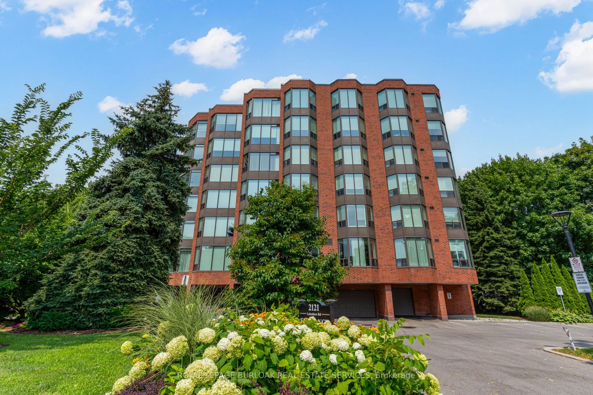 2121 Lakeshore Road 503, Burlington, ON L7R 1C9
