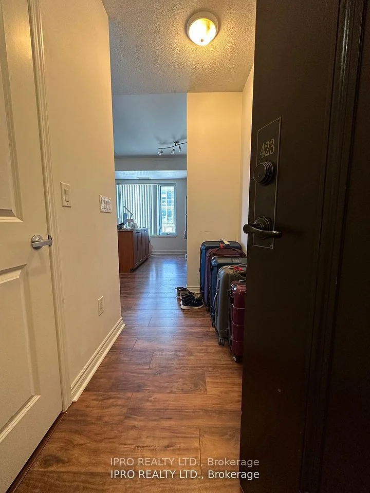 385 Prince Of Wales Drive 423, Mississauga, On L5b 0c6