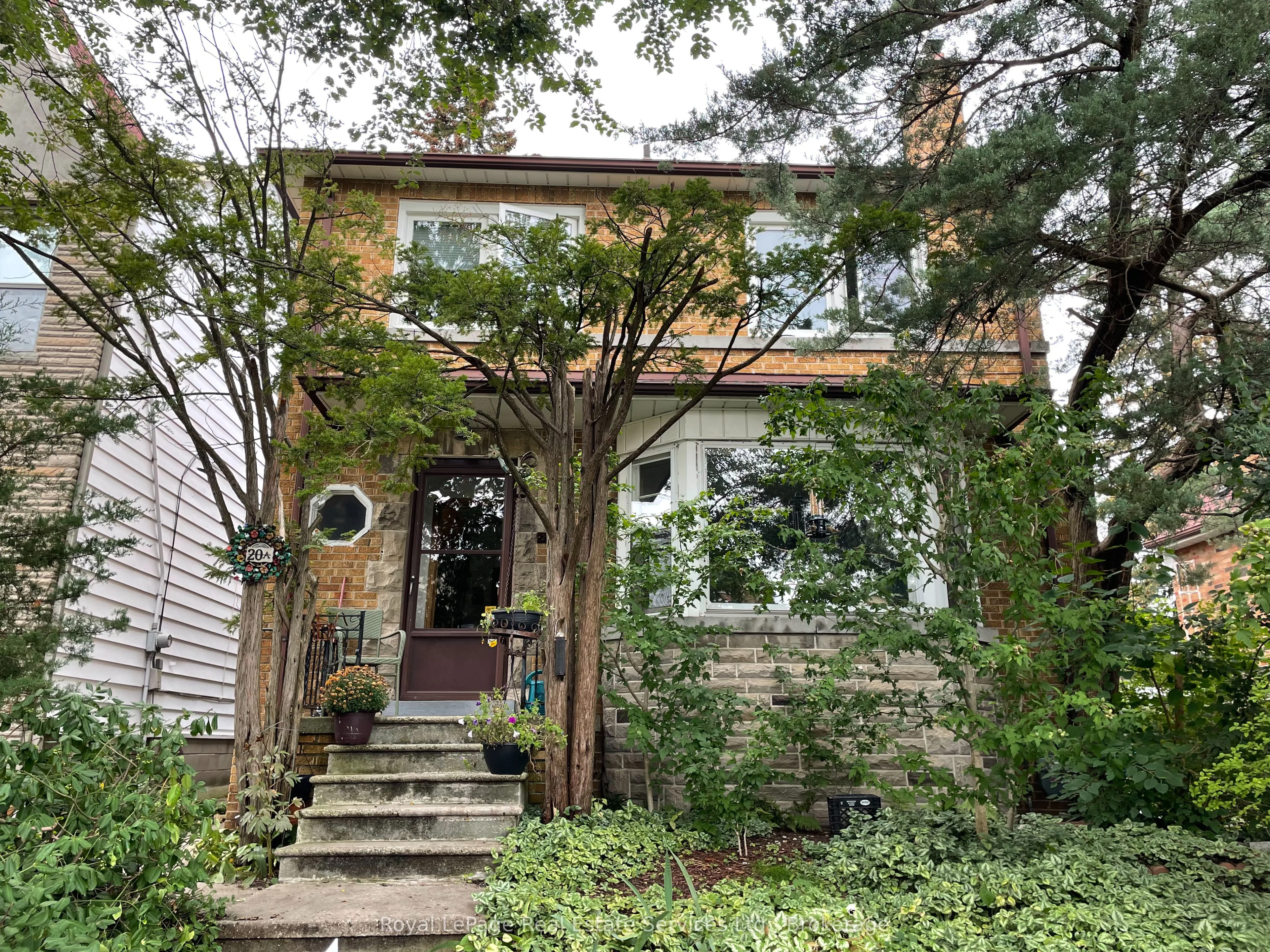 20A Lavinia Avenue Lower, Toronto W01, ON M6S 3H7