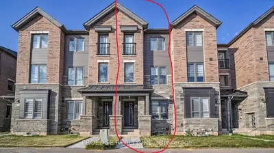 Att/Row/Townhouse in Oakville