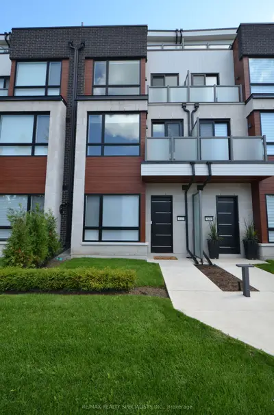 Condo Townhouse in Mississauga