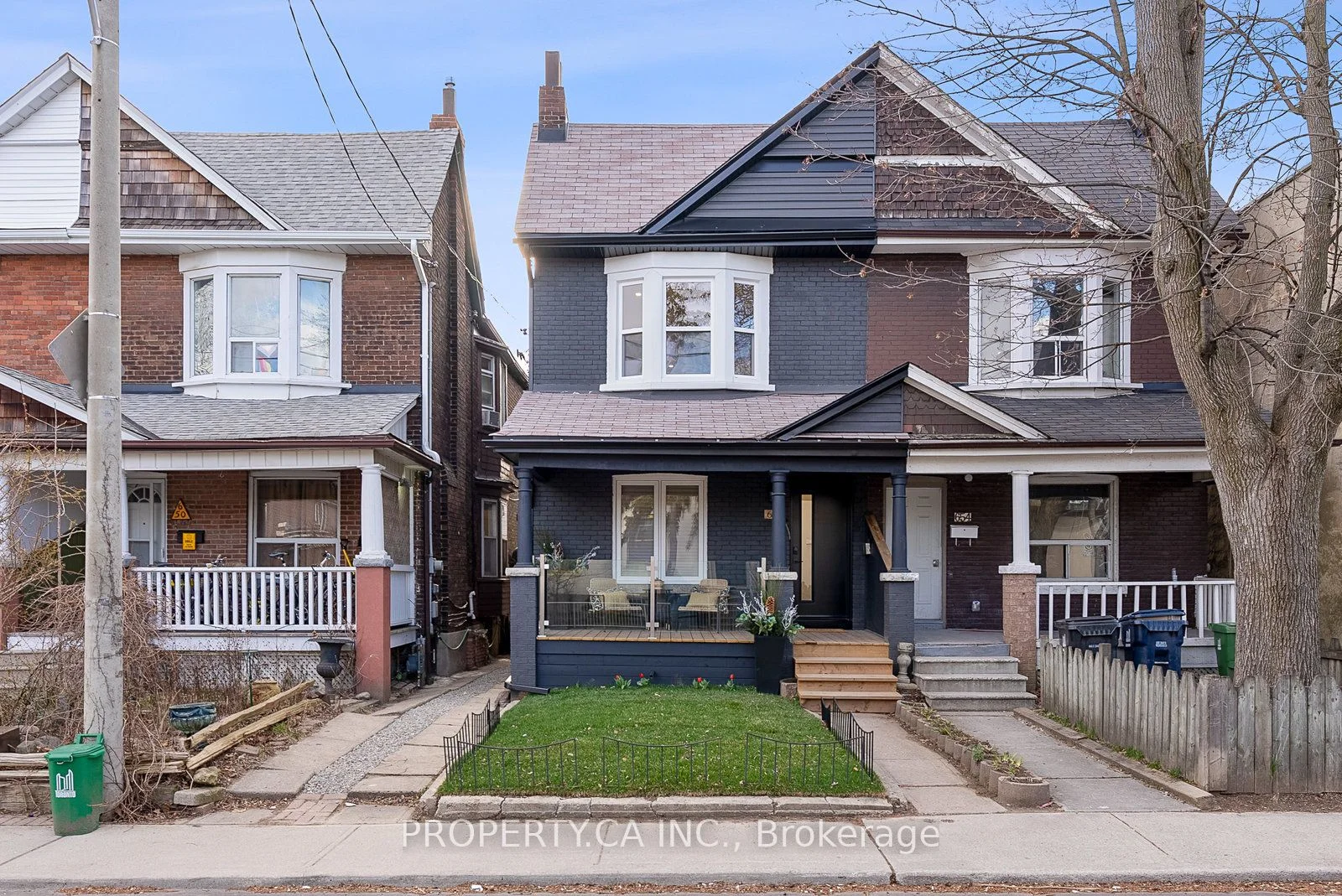 652 St Clarens Avenue Upper, Toronto W02, ON M6H 3W9