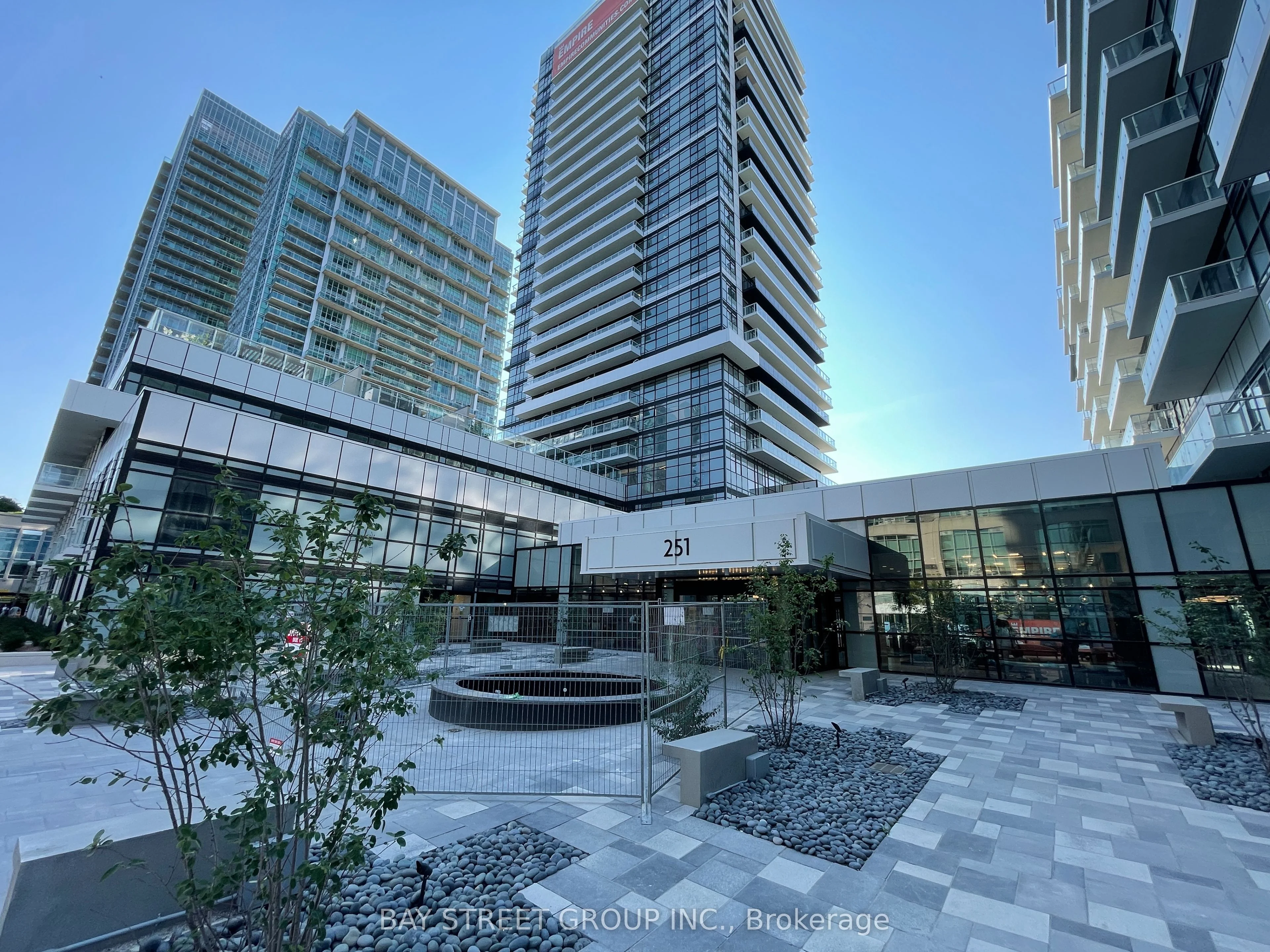 251 Manitoba Street 402, Toronto W06, ON M8Y 0C7