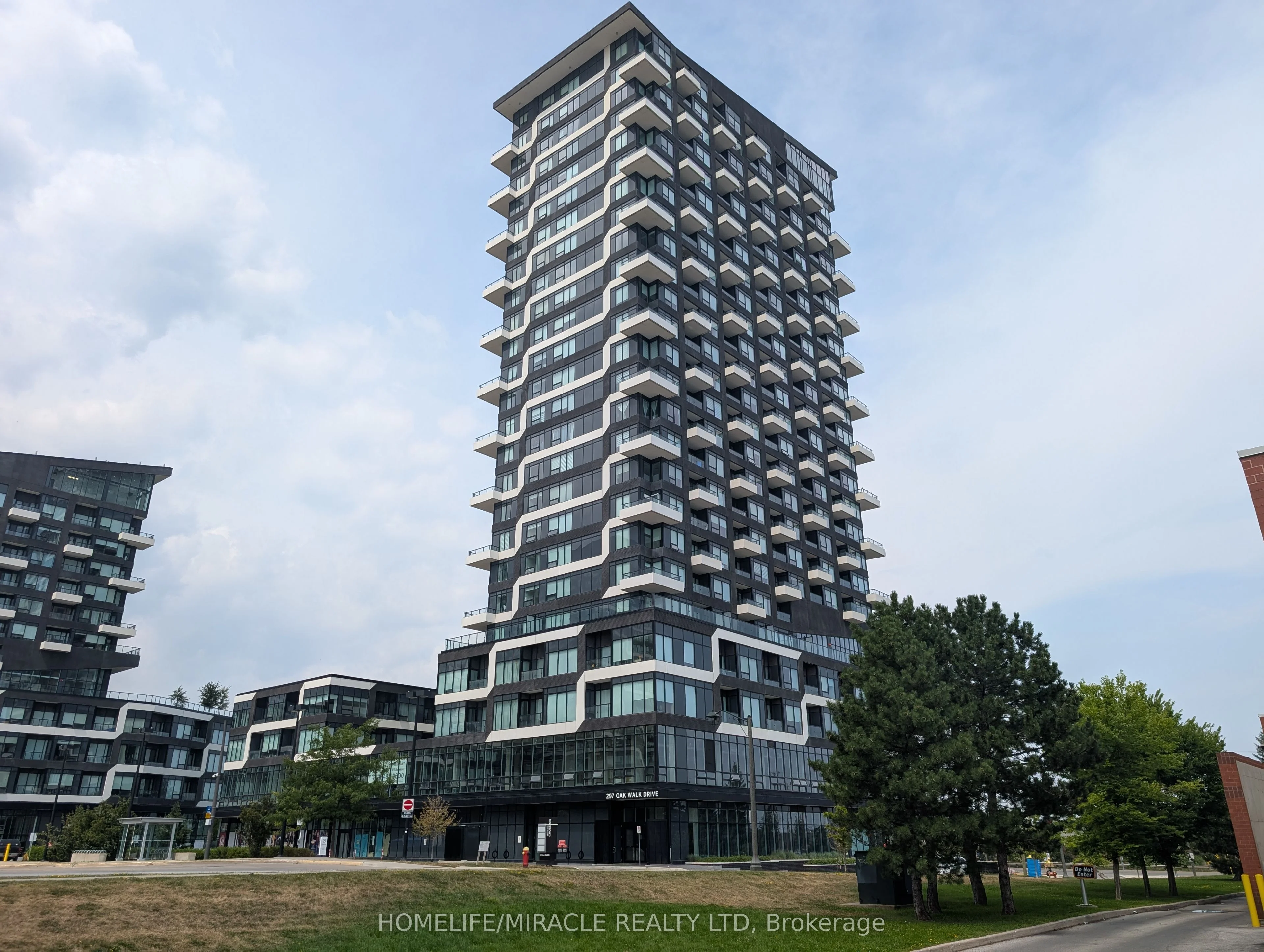 Condo Apartment in Oakville