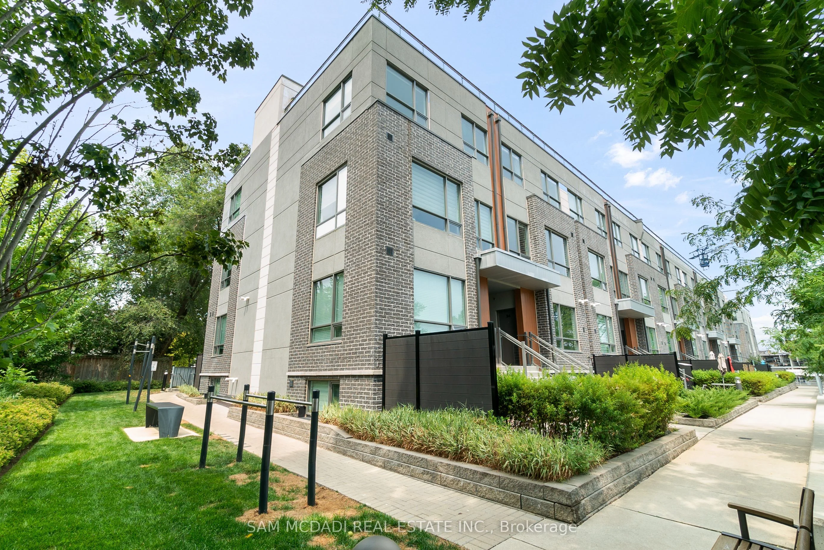 650 Atwater Avenue 39, Mississauga, ON L5E 3K2