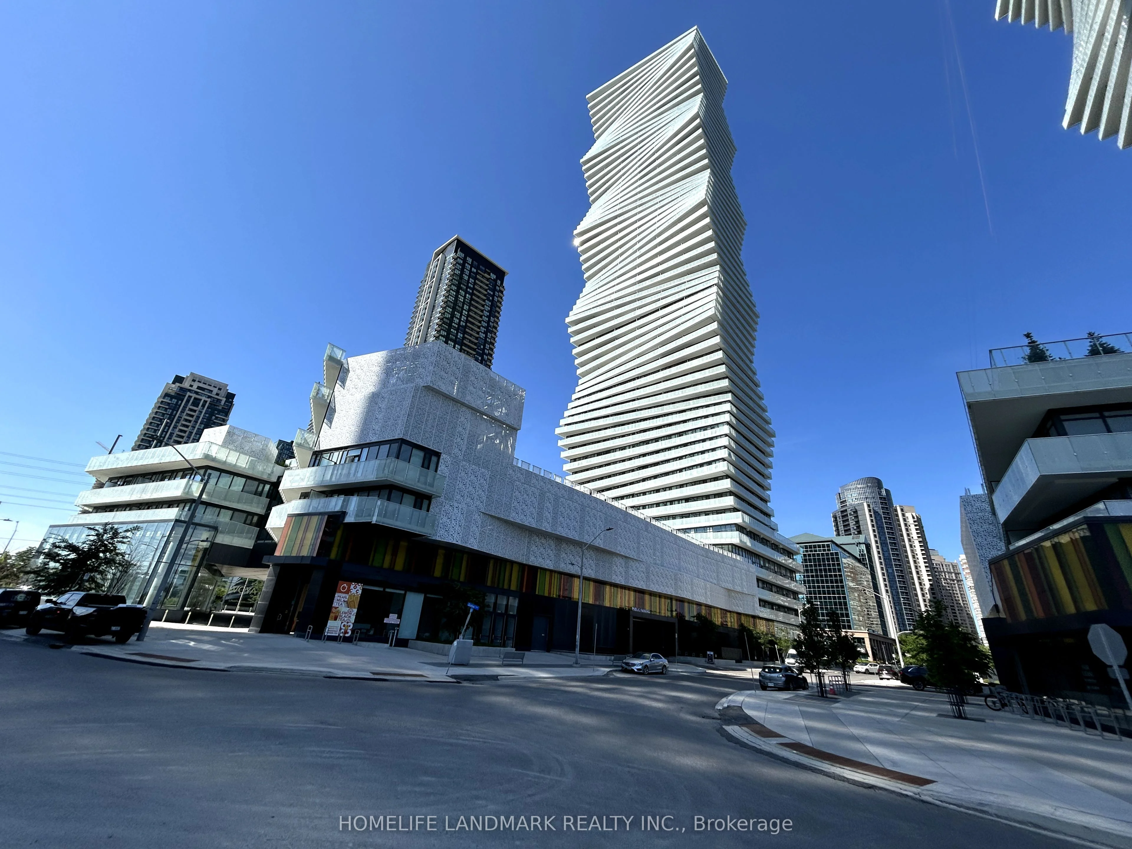 3900 Confederation Parkway 5301, Mississauga, On L5b 0m3