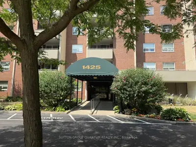 Common Element Condo in Burlington